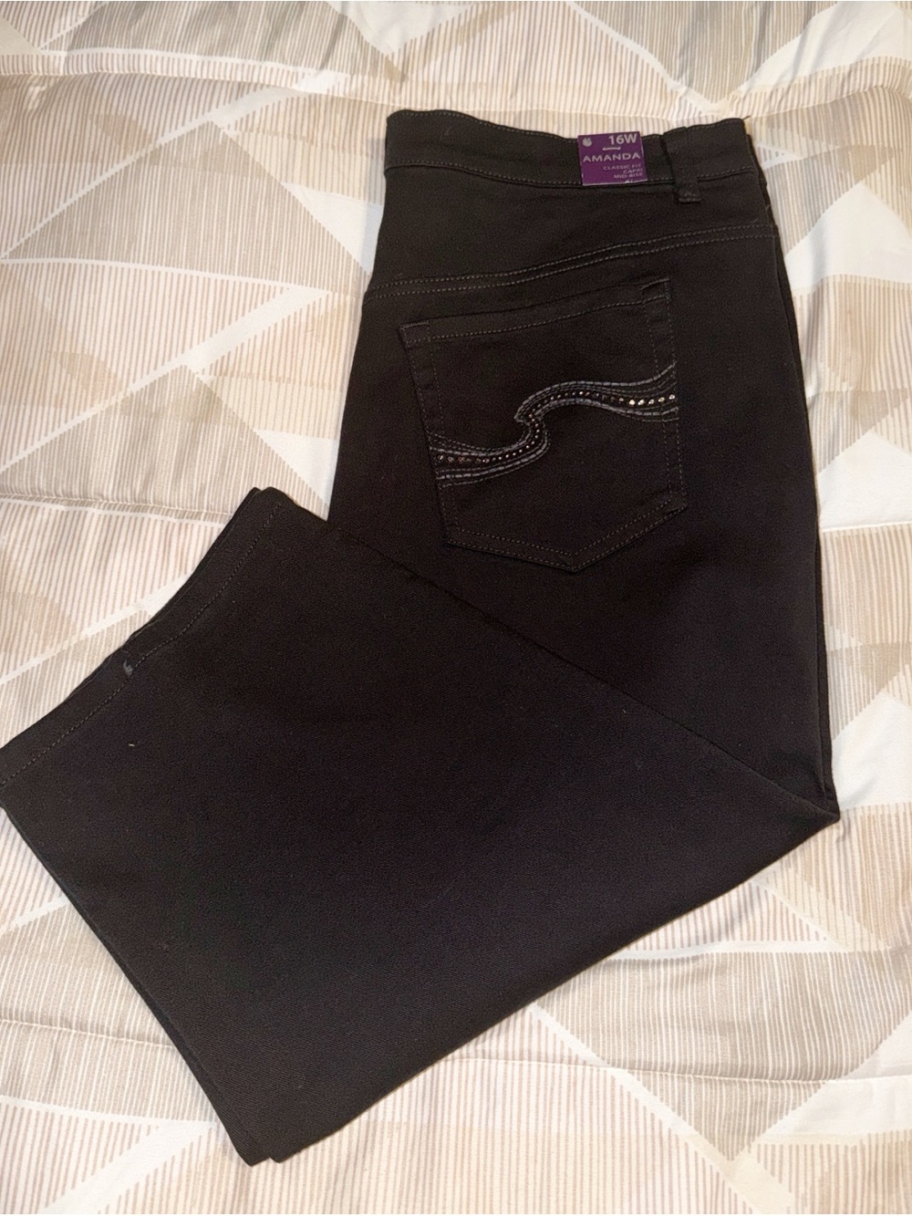 Gloria Vanderbilt Women’s Black Stretch Capris (AMANDA)